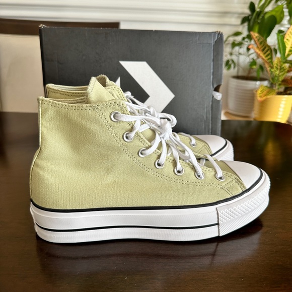 ❌SOLD❌Converse Chuck Taylor All Star Lift Platform Canvas - Picture 3 of 8